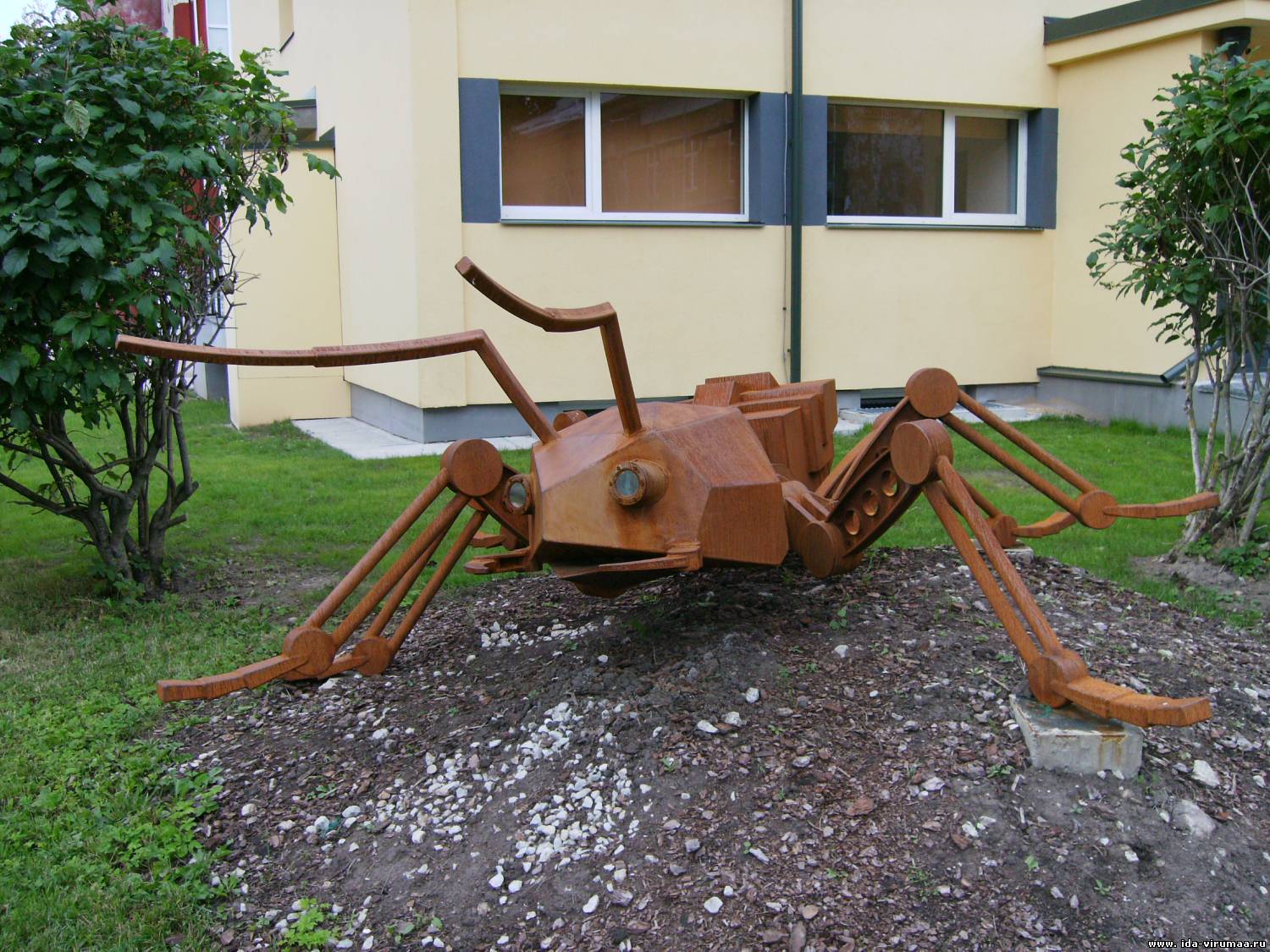 Железный муравей в Йыхви  (Фото)